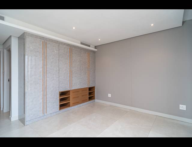 2 BEDROOM APARTMENT FOR SALE IN UMHLANGA RIDGE